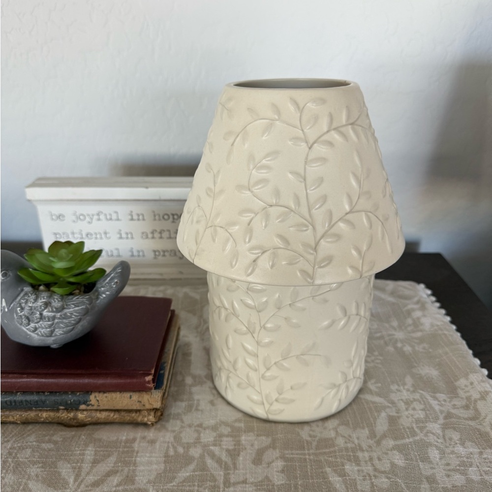 Vintage Fairy Y2K Yankee Candle Cream Leaf Embossed Holder